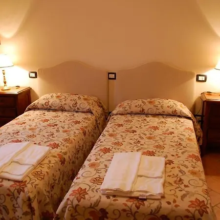 Sleeps 34 Pool Air Con Wifi Ranciano